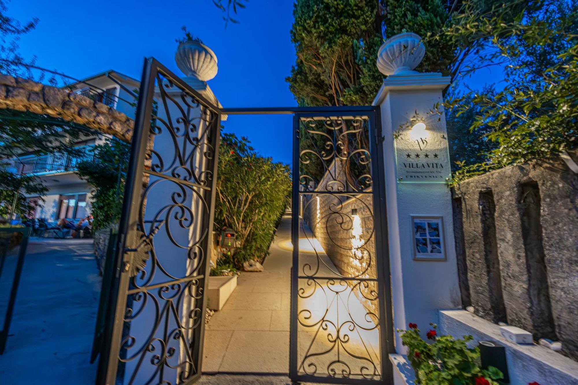Villa Vita Luxury Apartments Crikvenica Eksteriør billede